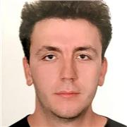 Ein freundlicher Nachhilfelehrer für Türkisch und Englisch für alle Altersgruppen.